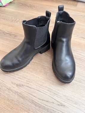 Vepose Black Ankle Booties